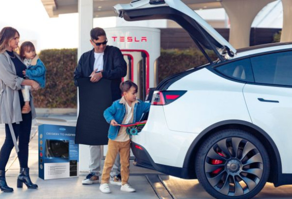 KATA opens its first personalized car mat store in the US
